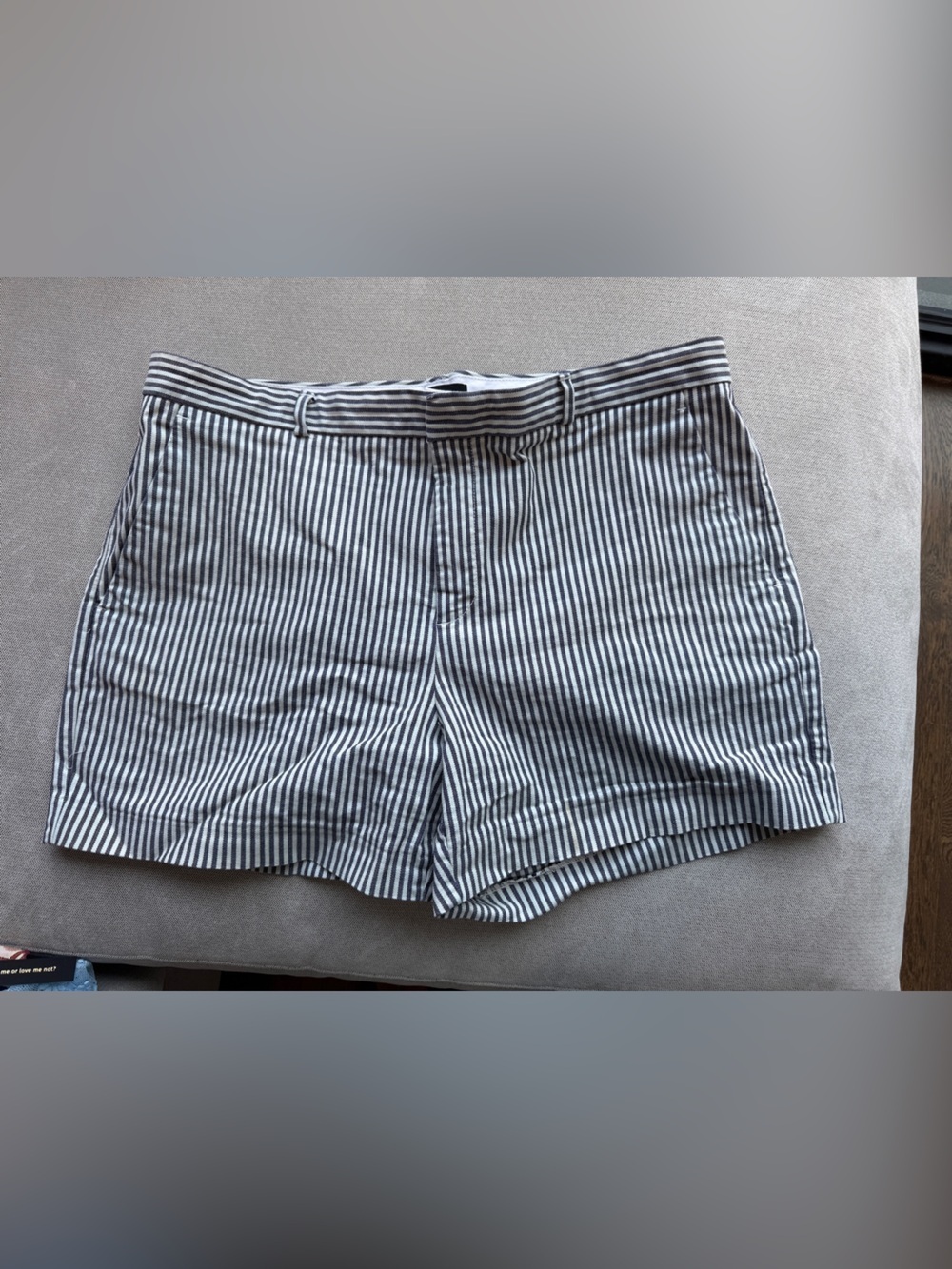 Banana Republic Women's Ticking Striped Shorts - Blue White 14 EUC Light Stretch